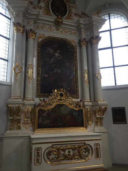 PHOTO 2018 10 01 19 57 05
